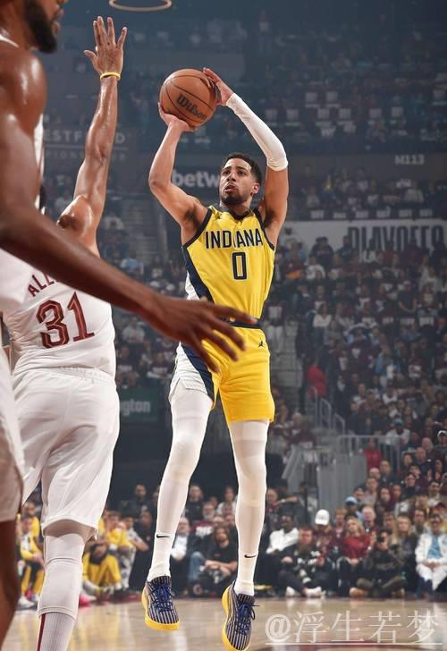 米切尔空砍33分 哈利伯顿22+13助步行者击退骑士迎首胜