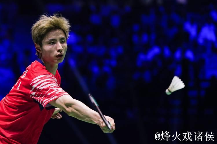 世界羽联年终总决赛 石宇奇2-0昆拉武特晋级决赛